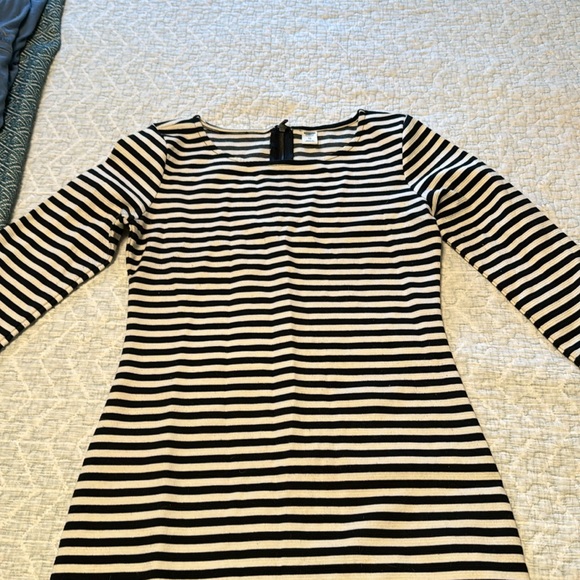 Old navy dress - Picture 2 of 3